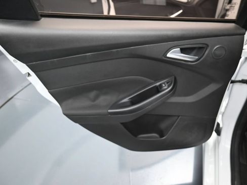 Used 2018 Ford Focus ST w/ Equipment Group 401A FWD image 28