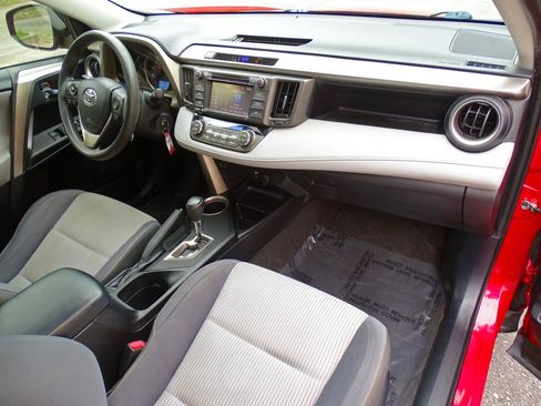 Used 2014 Toyota RAV4 XLE FWD image 28