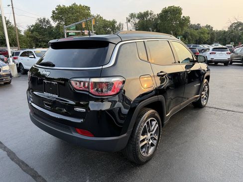 Used 2017 Jeep Compass Latitude w/ Popular Equipment Group AWD/4WD image 8