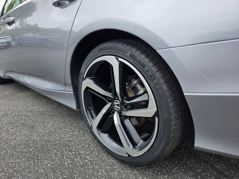 Used 2019 Honda Accord Sport image 12
