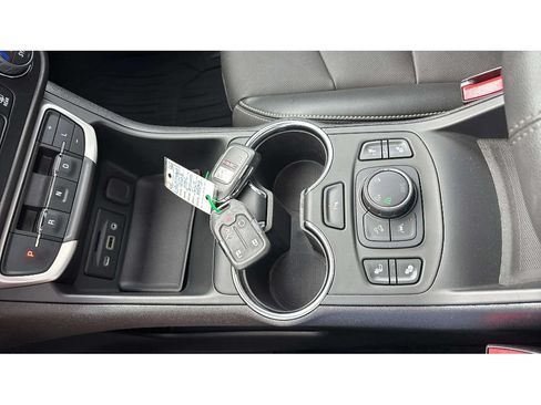 Used 2023 GMC Terrain SLT w/ Tech Package AWD/4WD image 19