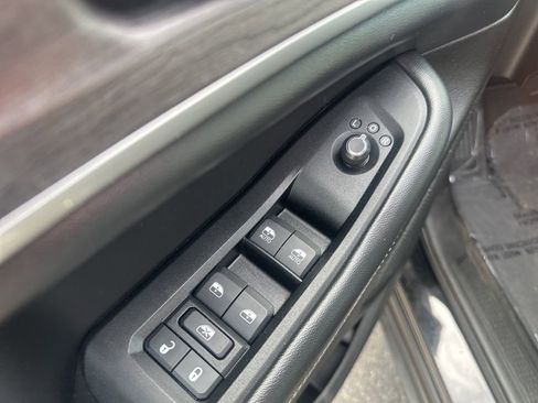 Used 2023 Jeep Grand Cherokee Limited image 30