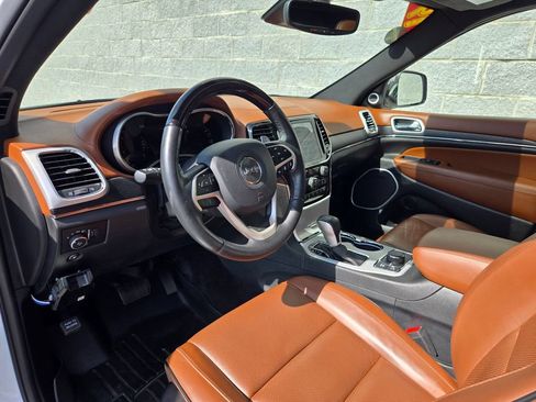 Used 2019 Jeep Grand Cherokee Summit AWD/4WD image 14