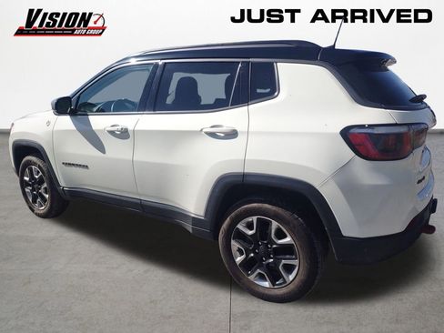 Used 2018 Jeep Compass Trailhawk w/ Leather Interior Group AWD/4WD image 3