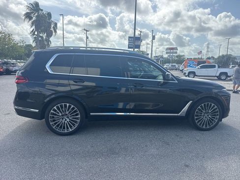 Used 2025 BMW X7 xDrive40i w/ Premium Package AWD/4WD image 7