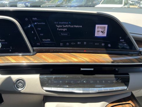Used 2024 Cadillac Escalade Sport Platinum AWD/4WD image 18