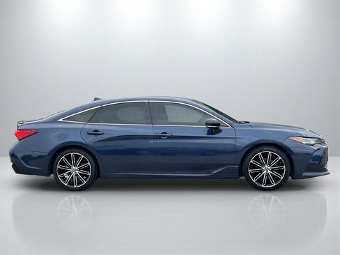 Certified 2020 Toyota Avalon Touring w/ Advanced Safety Package image 4