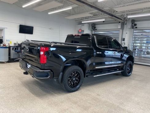 Used 2022 Chevrolet Silverado 1500 High Country w/ High Country Premium Package AWD/4WD image 6