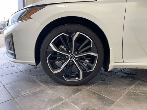 Used 2024 Nissan Altima 2.5 SR image 15