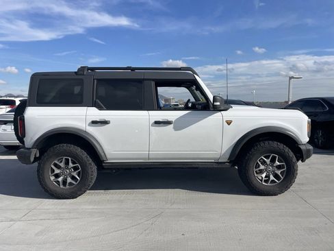 Used 2022 Ford Bronco Badlands image 3