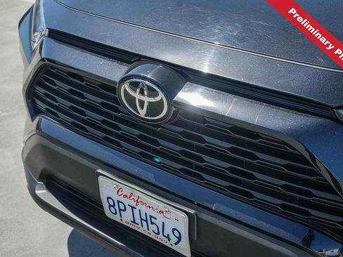 Used 2020 Toyota RAV4 XLE Premium FWD image 5