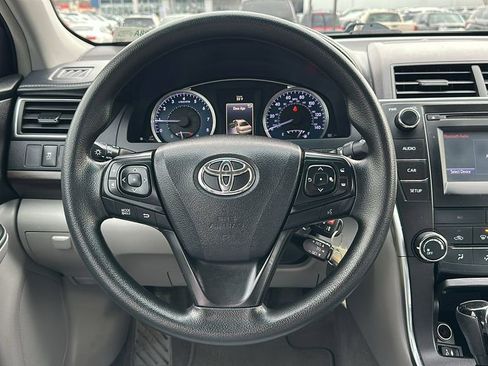 Used 2016 Toyota Camry LE image 12