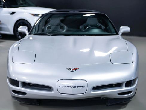 Used 1998 Chevrolet Corvette Coupe image 6