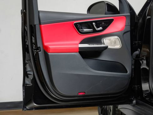 Used 2024 Mercedes-Benz GLC 300 image 42