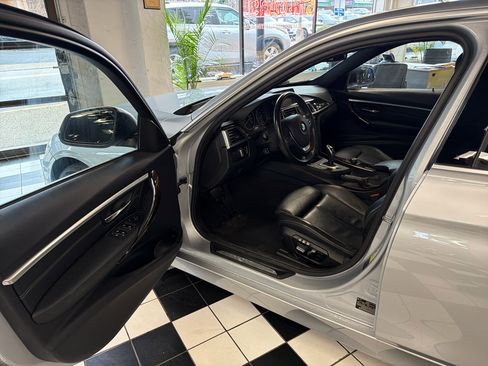 Used 2017 BMW 330i xDrive 330i xDrive SULEV Sedan image 12