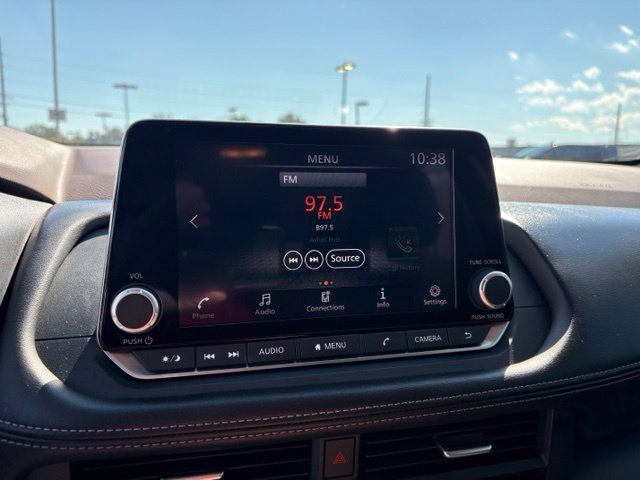 Used 2023 Nissan Rogue S AWD/4WD image 19