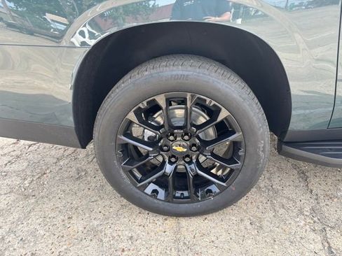 New 2026 Chevrolet Suburban RST AWD/4WD image 9