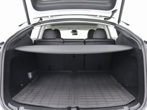 Used 2024 Tesla Model Y Long Range image 29