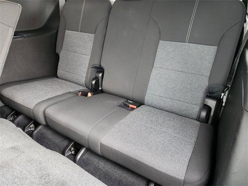 Used 2025 GMC Acadia Elevation image 31