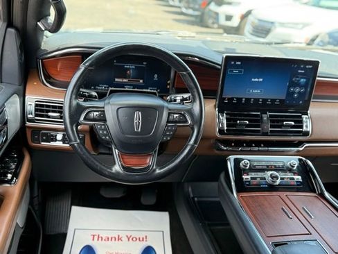 Used 2022 Lincoln Navigator Reserve image 6