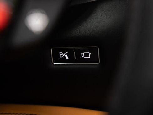 Used 2019 Ferrari Portofino RWD image 91