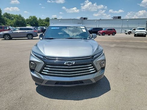 Used 2024 Chevrolet Blazer Premier w/ LPO, Black Grille Bar Package FWD image 8