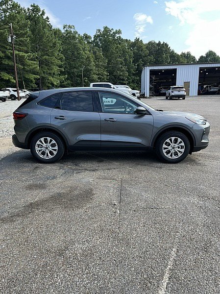 Used 2026 Ford Escape Active w/ Cold Weather Package FWD image 8