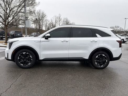 Used 2025 Kia Sorento S w/ Panoramic Sunroof Package image 3