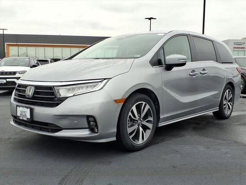Used 2024 Honda Odyssey Touring image 2