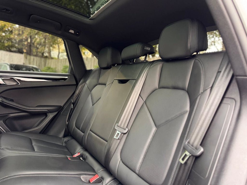 Used 2021 Porsche Macan AWD/4WD image 23