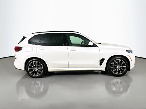 New 2026 BMW X5 xDrive50e w/ M Sport Package AWD/4WD image 4