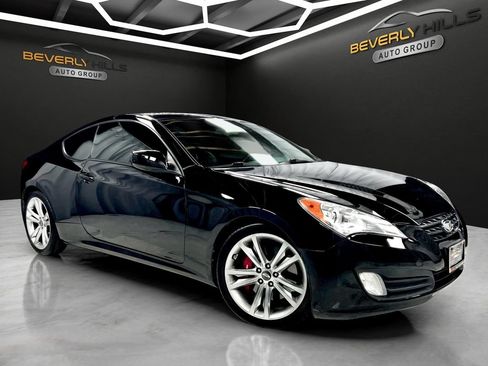 Used 2011 Hyundai Genesis 3.8 RWD image 7