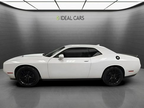 Used 2016 Dodge Challenger SXT Plus RWD image 8