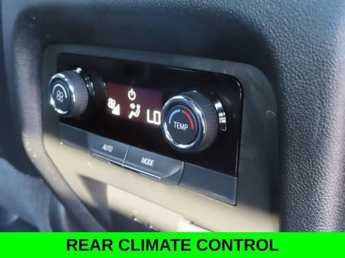 Used 2025 Chevrolet Traverse LT w/ Driver Confidence Package AWD/4WD image 26