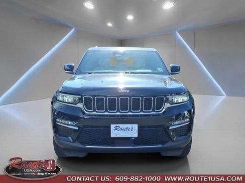 Used 2023 Jeep Grand Cherokee Limited AWD/4WD image 9