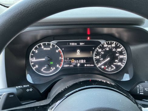 Used 2023 Nissan Rogue SV AWD/4WD image 15