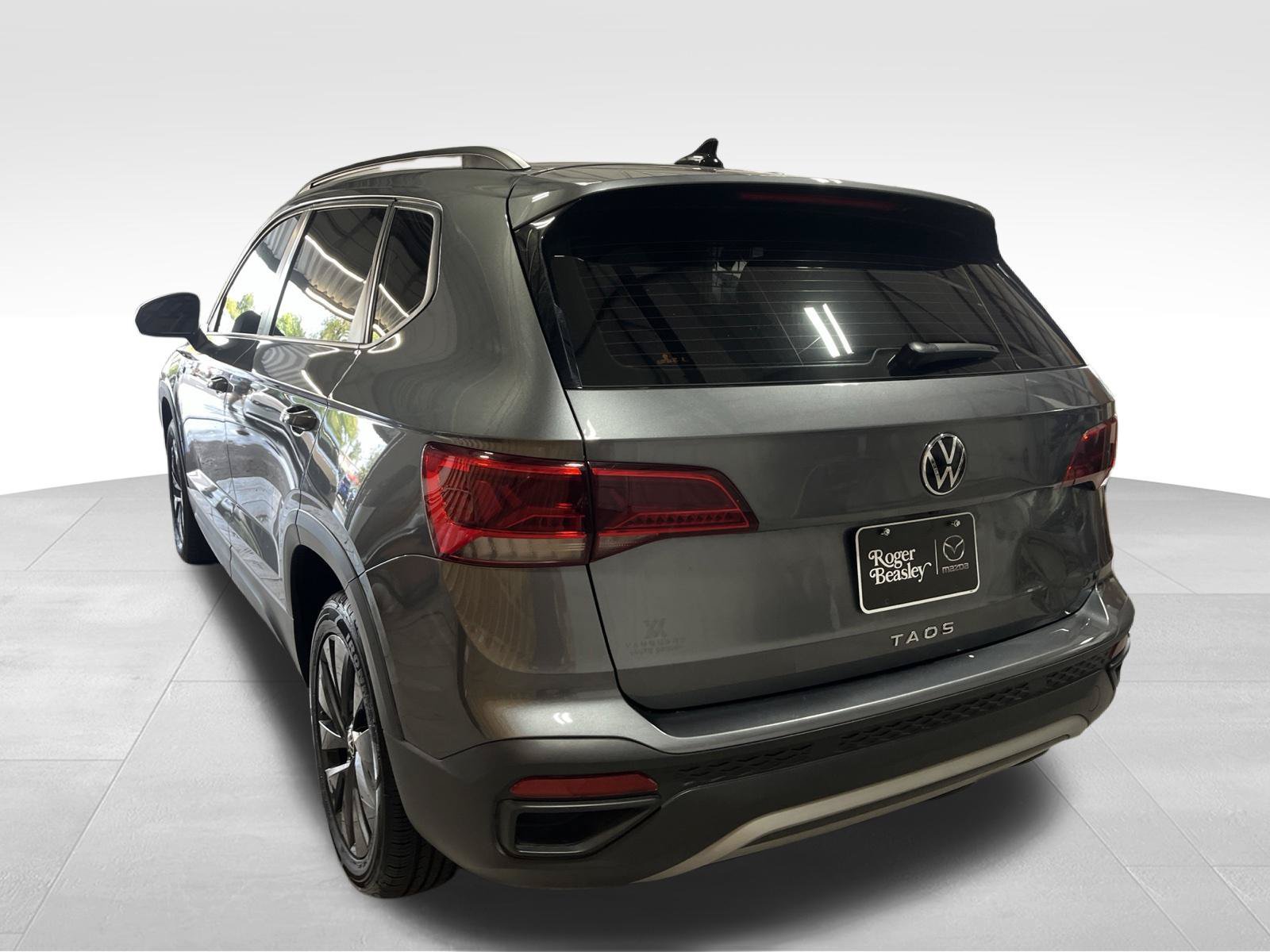 Used 2024 Volkswagen Taos S FWD image 7