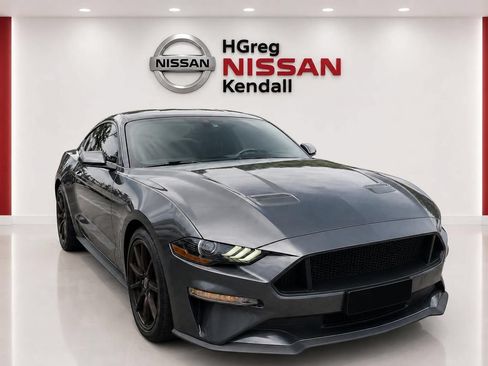 Used 2019 Ford Mustang Coupe RWD image 3