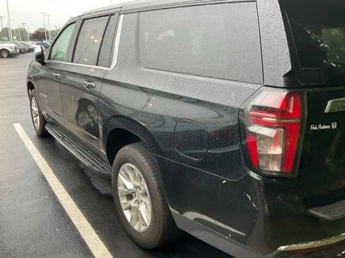 Used 2024 Chevrolet Suburban Premier AWD/4WD image 10
