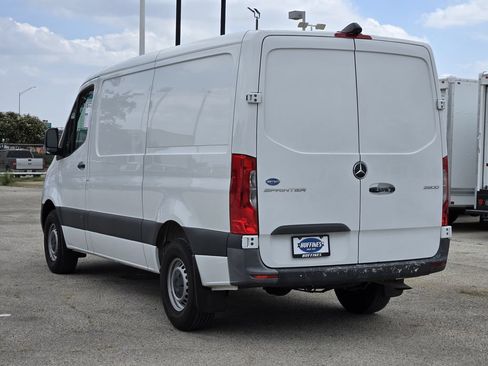 Used 2023 Mercedes-Benz Sprinter 2500 image 5