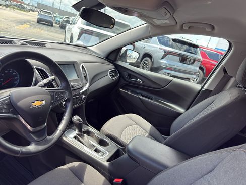 Used 2018 Chevrolet Equinox LT FWD image 25