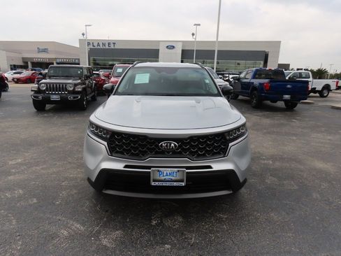 Used 2021 Kia Sorento S image 5
