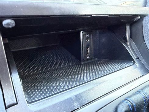 Used 2016 Volkswagen e-Golf SEL Premium image 25