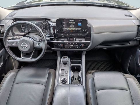 Used 2023 Nissan Pathfinder SL AWD/4WD image 14