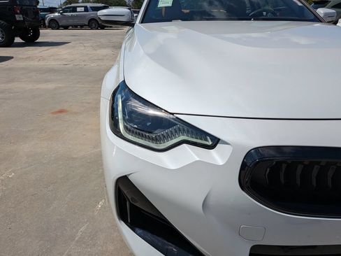 Used 2025 BMW 230i Coupe w/ M Sport Package RWD image 10