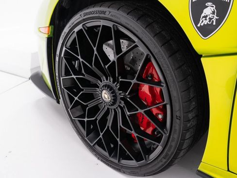 Used 2023 Lamborghini Huracan STO RWD image 37