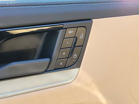 New 2026 Porsche Cayenne Coupe AWD/4WD image 25