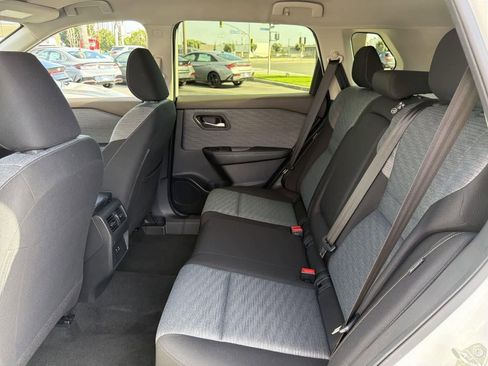 Used 2023 Nissan Rogue SV image 27