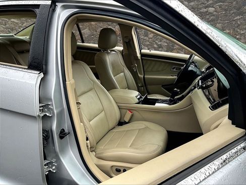 Used 2018 Ford Taurus Limited image 7