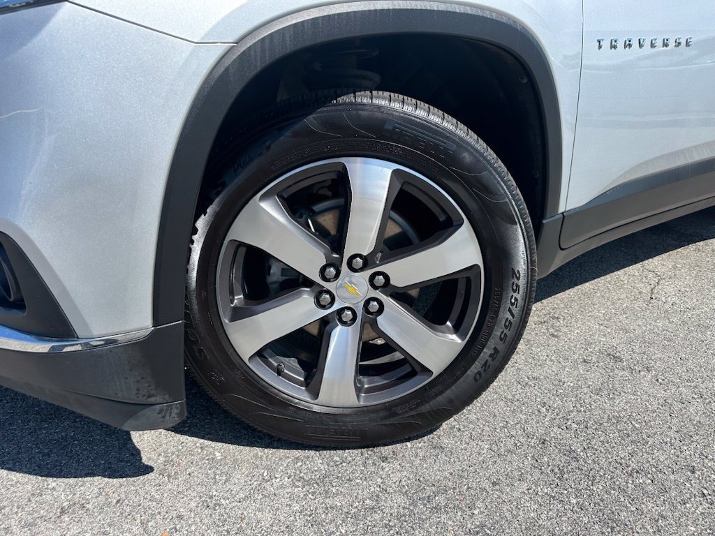 Used 2021 Chevrolet Traverse LT w/ LT Premium Package FWD image 40